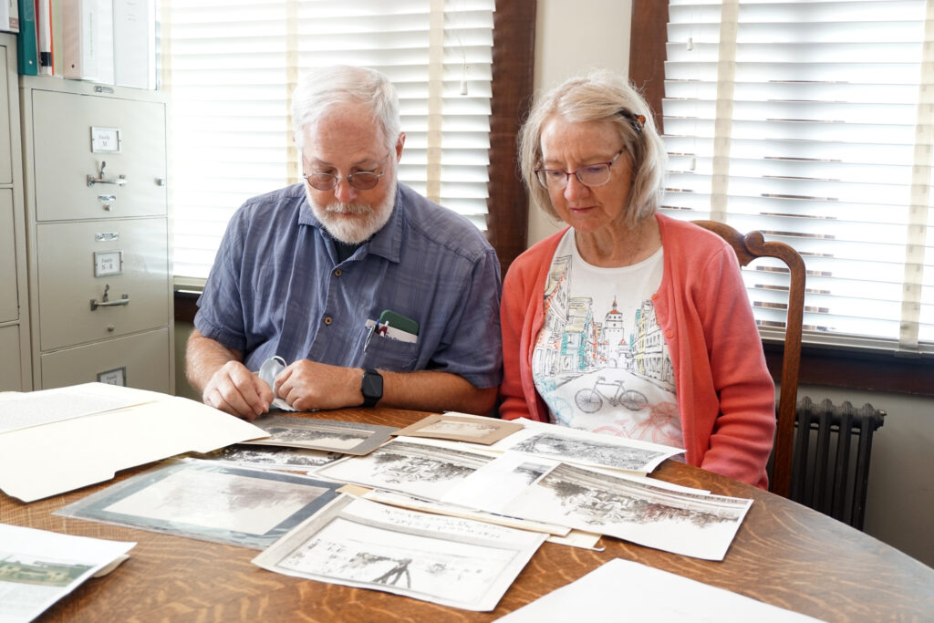 Paul Harwood and Rebecca Gladstone Harwood doing family research